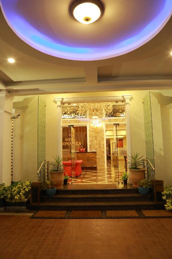 Hotel Bonanza Alappuzha Buitenkant foto