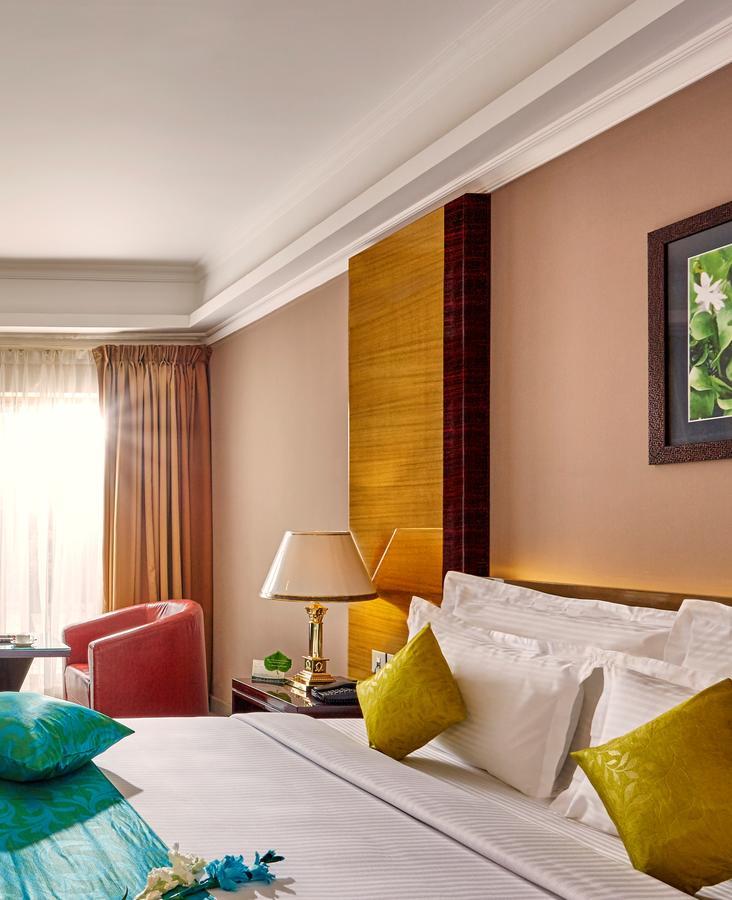 Hotel Bonanza Alappuzha Buitenkant foto