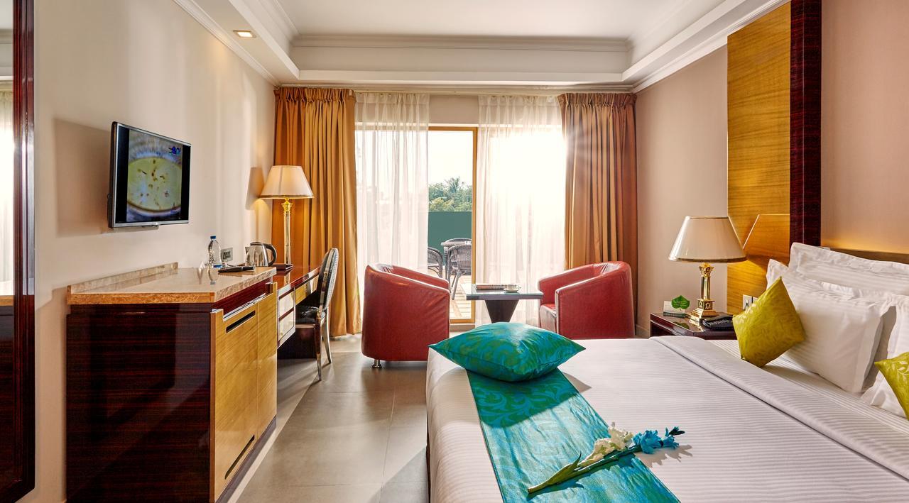 Hotel Bonanza Alappuzha Buitenkant foto