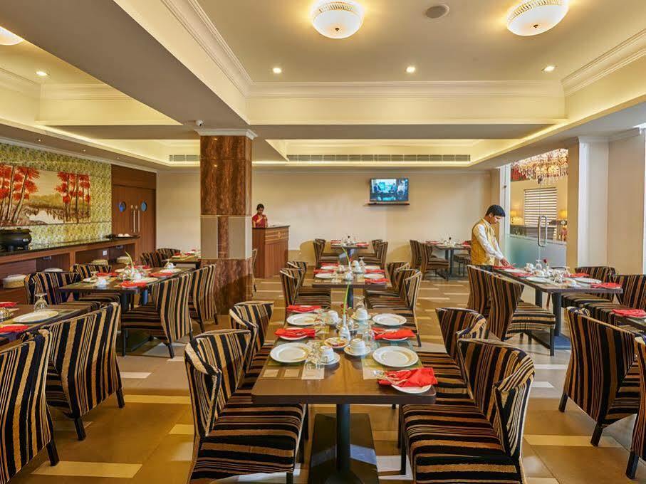 Hotel Bonanza Alappuzha Buitenkant foto