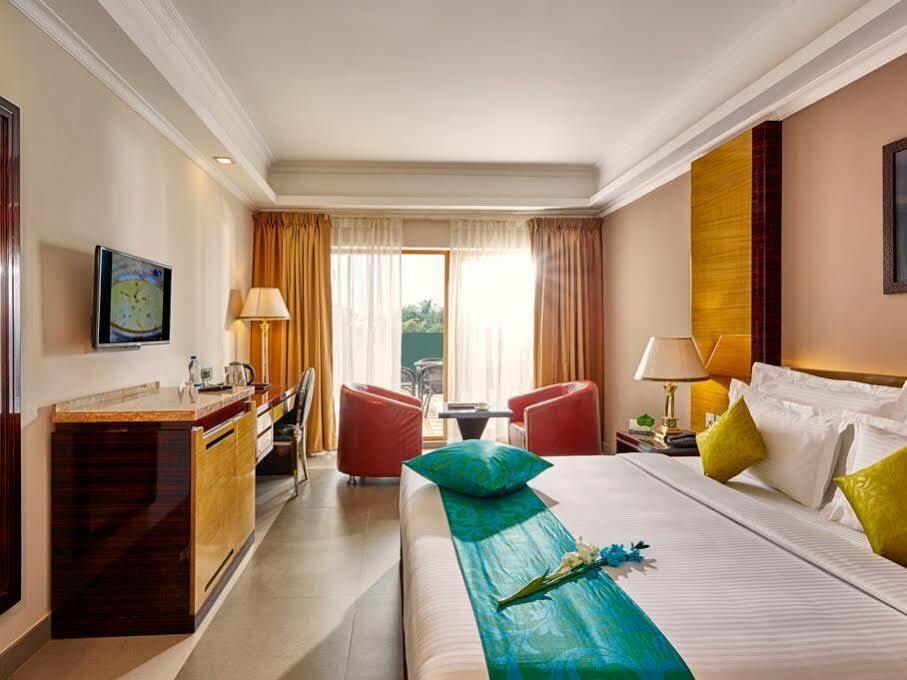 Hotel Bonanza Alappuzha Buitenkant foto
