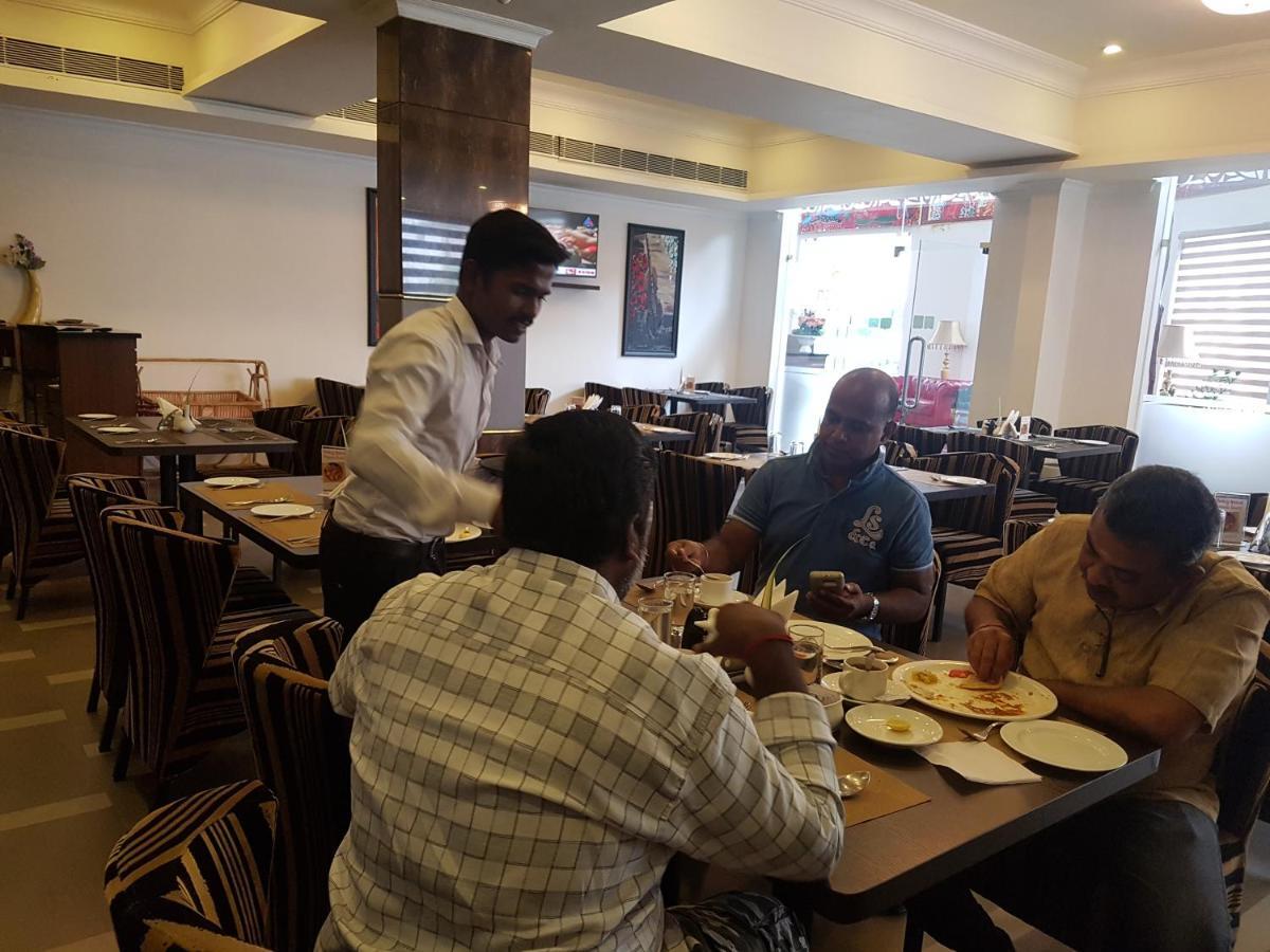 Hotel Bonanza Alappuzha Buitenkant foto